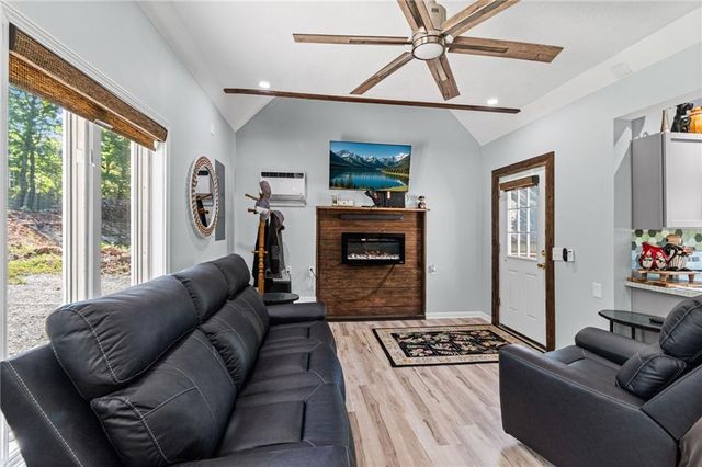 10057 Otter Road, Clinton, MO 64735
