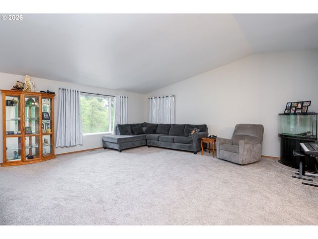 415 MCKEE Rd, Castle Rock, WA 98611
