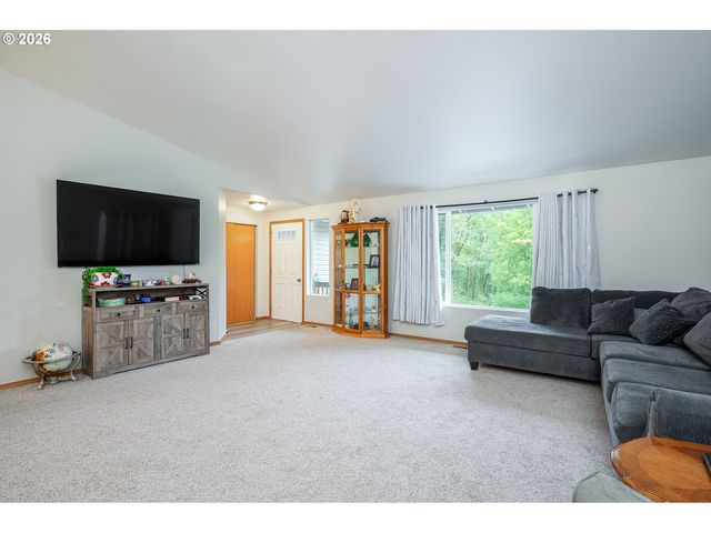 415 MCKEE Rd, Castle Rock, WA 98611
