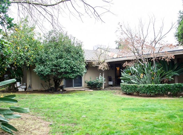 3027 W San Madele Avenue, Fresno, CA 93711