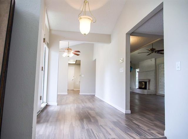 3027 W San Madele Avenue, Fresno, CA 93711