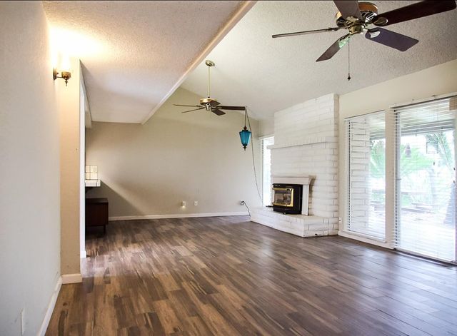 3027 W San Madele Avenue, Fresno, CA 93711