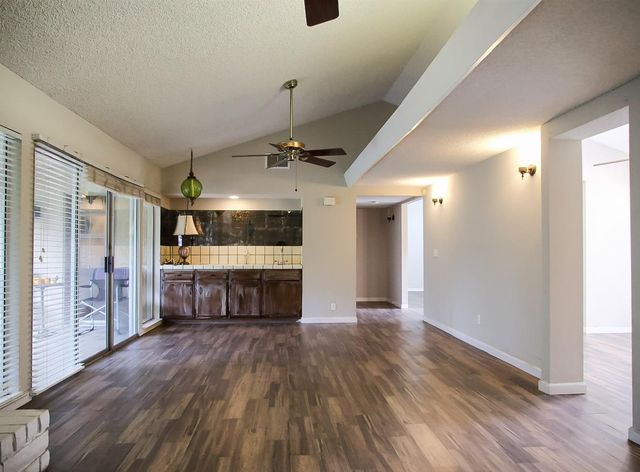 3027 W San Madele Avenue, Fresno, CA 93711