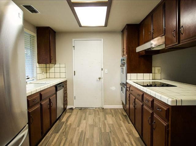 3027 W San Madele Avenue, Fresno, CA 93711