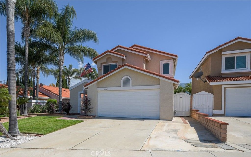 Image 3 of property listing at 1386 Fairmont Drive, Corona, CA 92882
