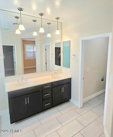 140 E BERNIE Lane, Gilbert, AZ 85295