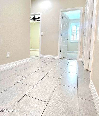 140 E BERNIE Lane, Gilbert, AZ 85295