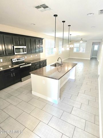 140 E BERNIE Lane, Gilbert, AZ 85295