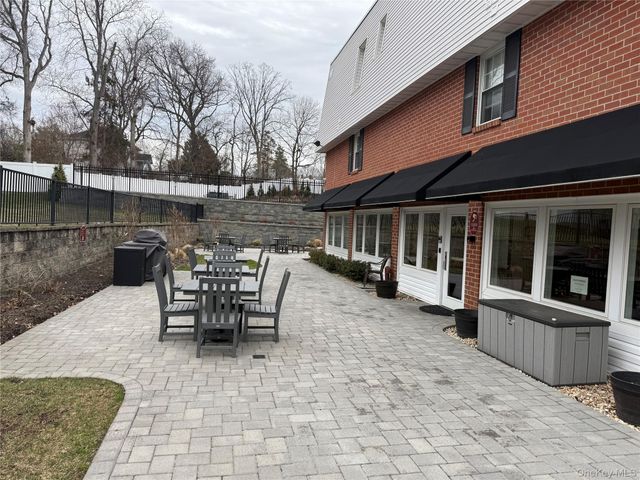 49 Santa Barbara Drive, Plainview, NY 11803