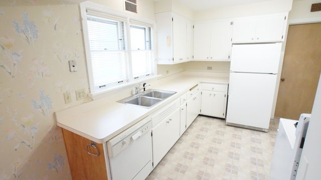 1229 MIDDLEBURY Lane, Wilmette, IL 60091