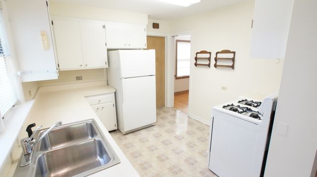 1229 MIDDLEBURY Lane, Wilmette, IL 60091