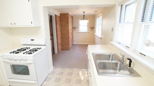 1229 MIDDLEBURY Lane, Wilmette, IL 60091