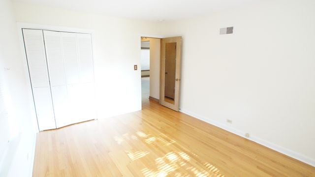 1229 MIDDLEBURY Lane, Wilmette, IL 60091