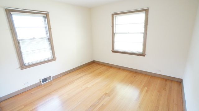 1229 MIDDLEBURY Lane, Wilmette, IL 60091