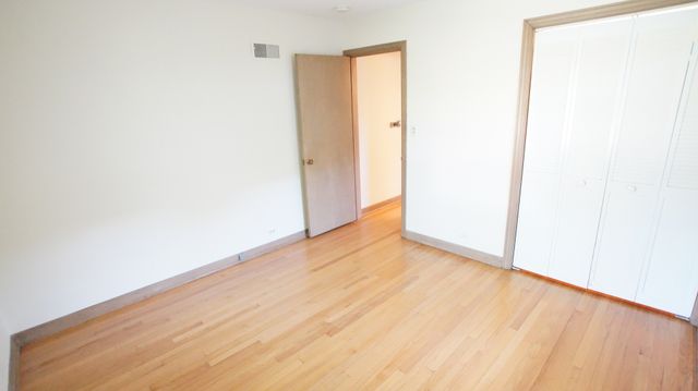 1229 MIDDLEBURY Lane, Wilmette, IL 60091