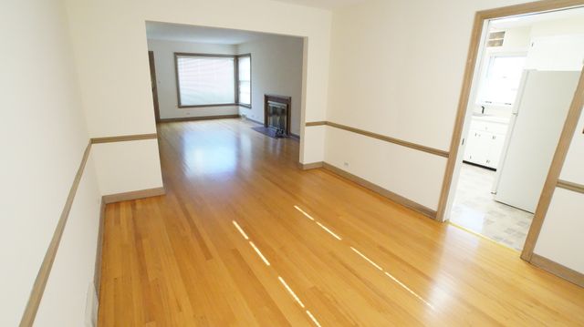 1229 MIDDLEBURY Lane, Wilmette, IL 60091