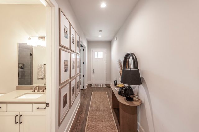 1827B 10th Ave, N, Nashville, TN 37208