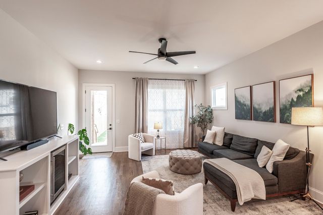 1827B 10th Ave, N, Nashville, TN 37208