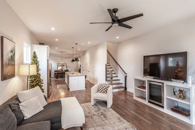 1827B 10th Ave, N, Nashville, TN 37208