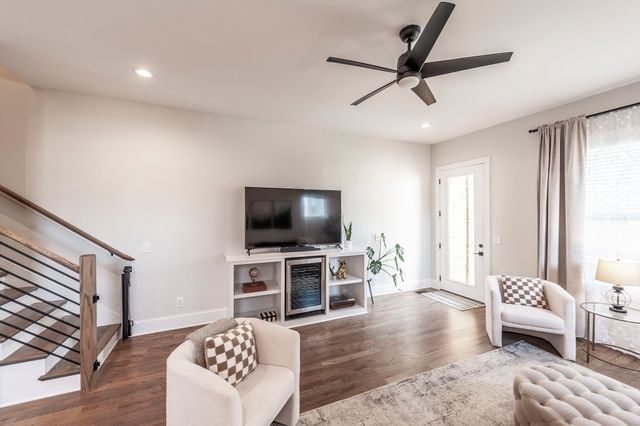 1827B 10th Ave, N, Nashville, TN 37208