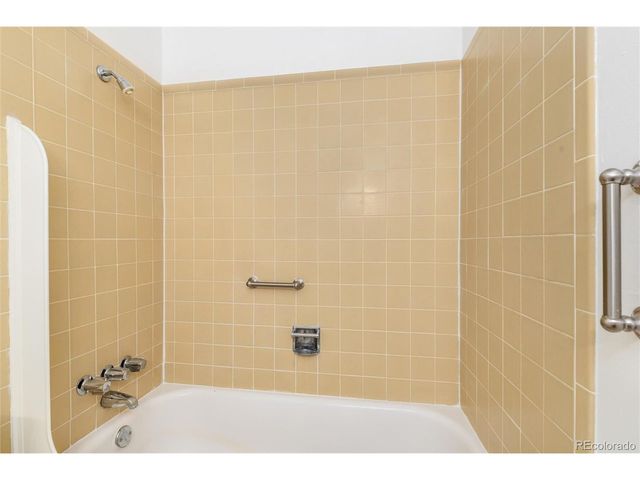 2325 S Linden Ct 200, Denver, CO 80222