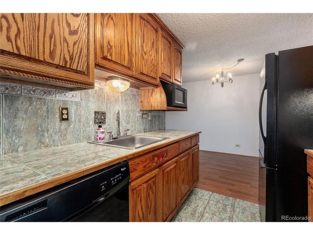 2325 S Linden Ct 200, Denver, CO 80222