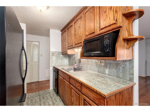 2325 S Linden Ct 200, Denver, CO 80222