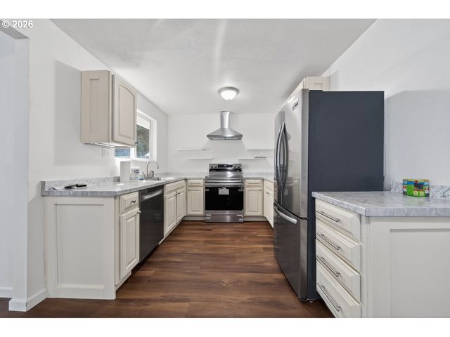 3292 MUNSEL LAKE Rd, Florence, OR 97439