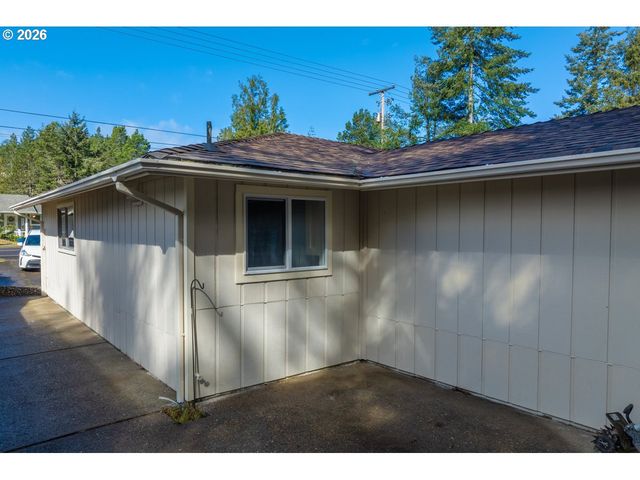 3292 MUNSEL LAKE Rd, Florence, OR 97439