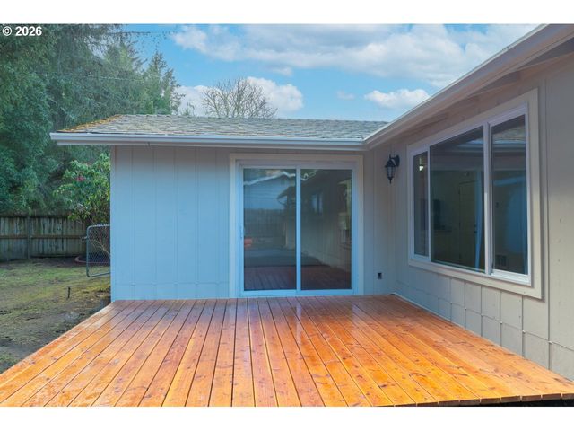 3292 MUNSEL LAKE Rd, Florence, OR 97439