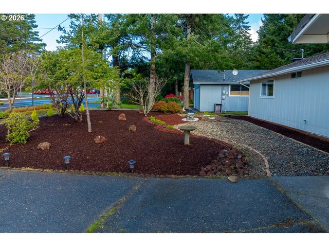 3292 MUNSEL LAKE Rd, Florence, OR 97439