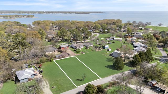 002 Briggs Boulevard, East Tawakoni, TX 75472