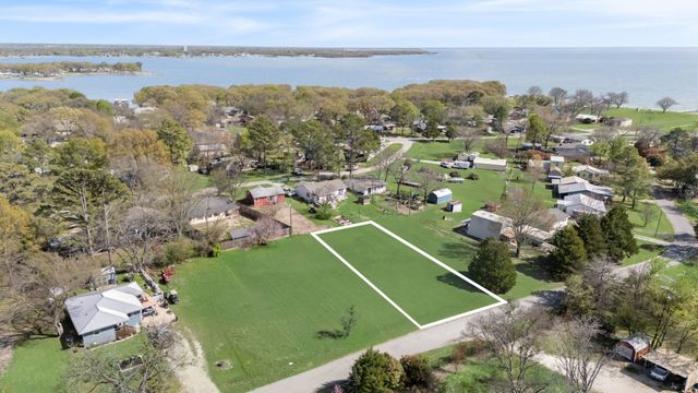 002 Briggs Boulevard, East Tawakoni, TX 75472