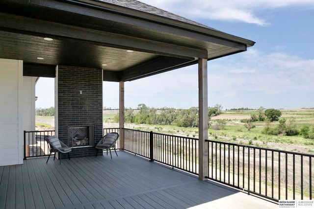 5534 N 213th Avenue, Omaha, NE 68022