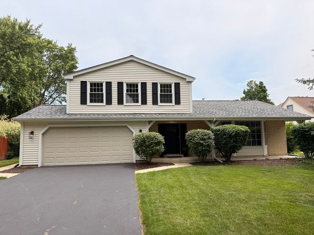 1554 CHICKASAW Drive, Naperville, IL 60563
