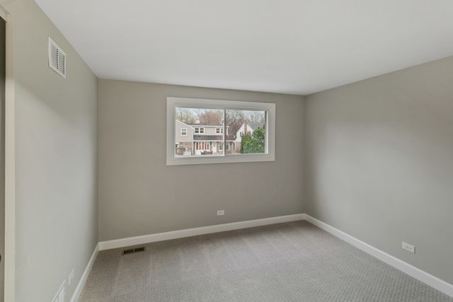 1554 CHICKASAW Drive, Naperville, IL 60563
