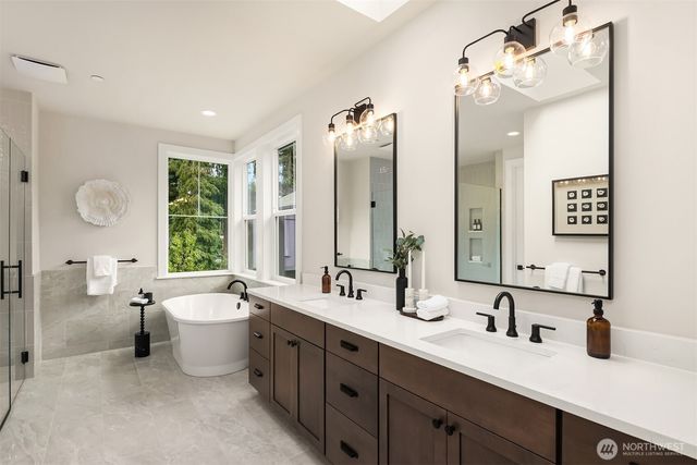 1487 158th Court SE, Bellevue, WA 98008