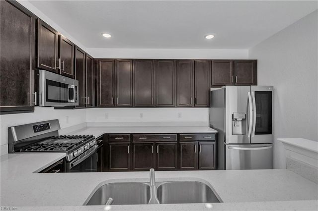 5114 Cora Anne LN, Virginia Beach, VA 23455