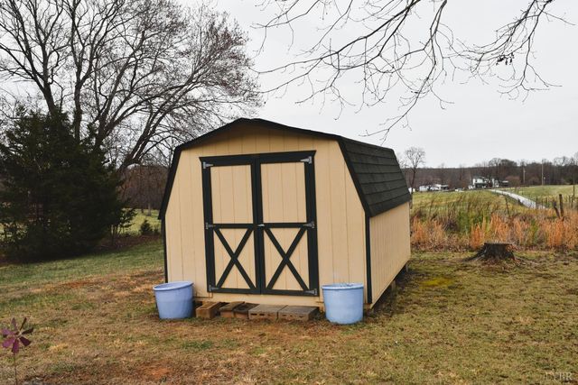 467 Izaak Walton Road, Amherst, VA 24521