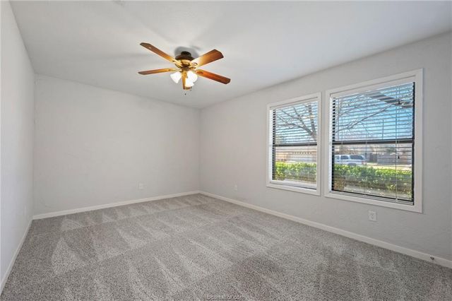 4018 Kenwood Drive, Bryan, TX 77802