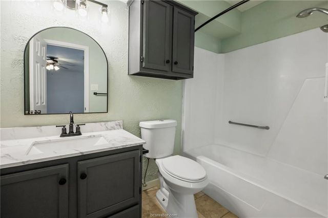 4018 Kenwood Drive, Bryan, TX 77802