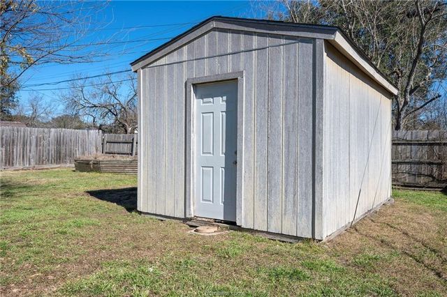 4018 Kenwood Drive, Bryan, TX 77802