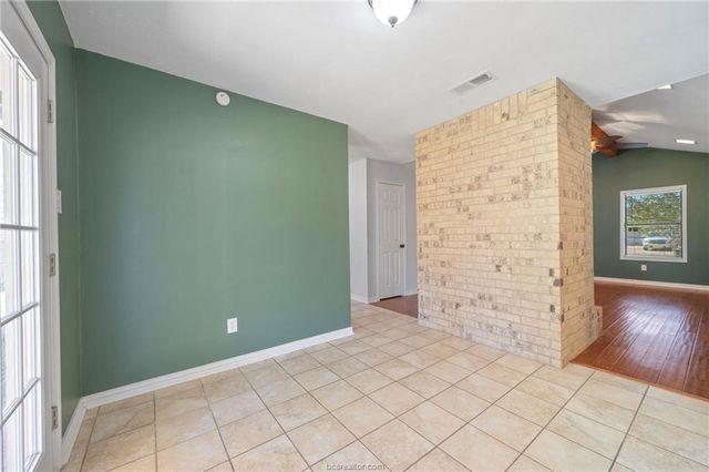 4018 Kenwood Drive, Bryan, TX 77802