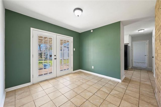 4018 Kenwood Drive, Bryan, TX 77802