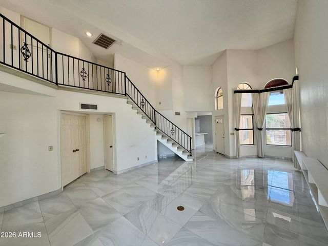 4548 E SHOMI Street, Phoenix, AZ 85044