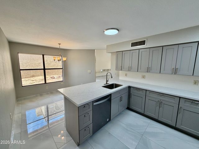 4548 E SHOMI Street, Phoenix, AZ 85044