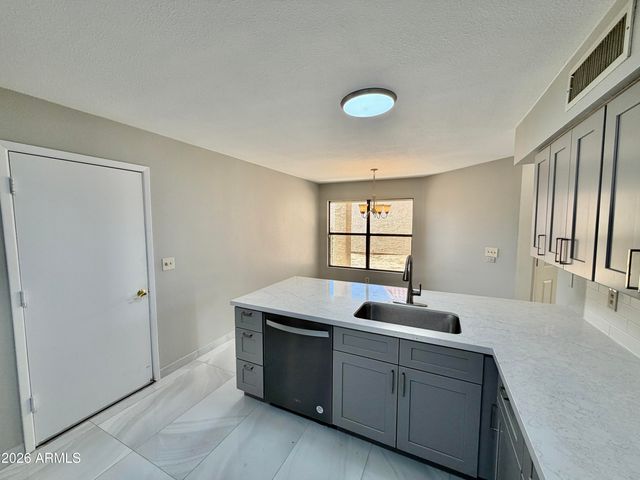 4548 E SHOMI Street, Phoenix, AZ 85044