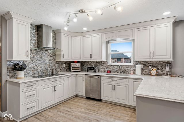 6400 Avalon Boulevard, Avon, IN 46123