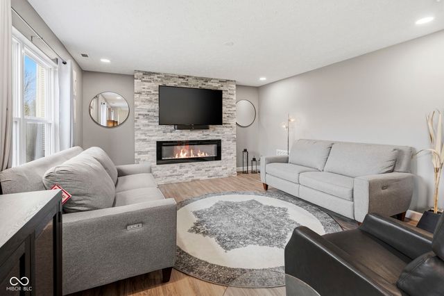 6400 Avalon Boulevard, Avon, IN 46123