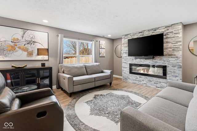 6400 Avalon Boulevard, Avon, IN 46123